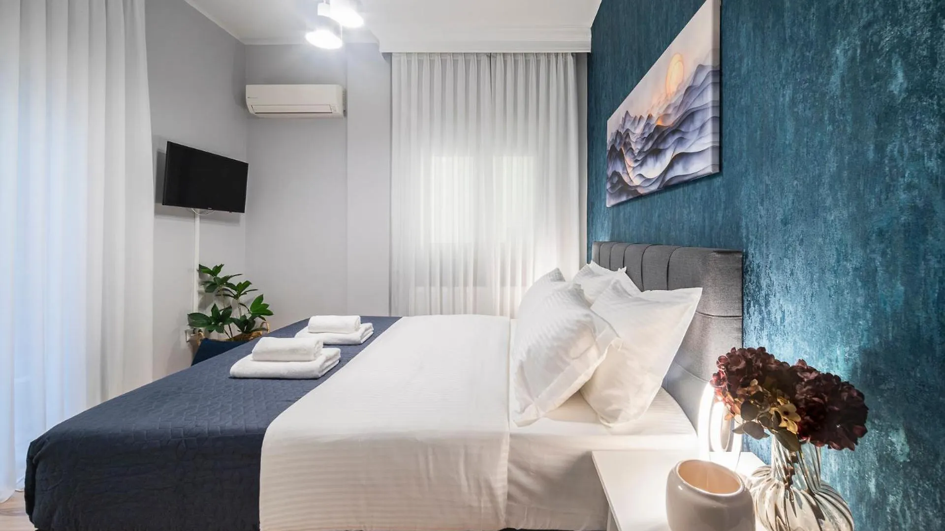 P Deluxe Suites 4 Thessaloniki Apartment